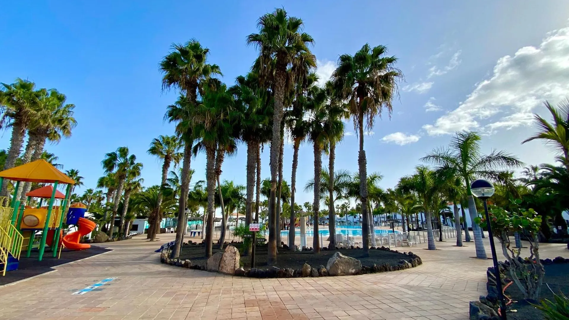 Blanca Del Sol Oasis Duna Corralejo Spain
